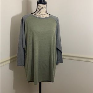 Lularoe Randy Tee